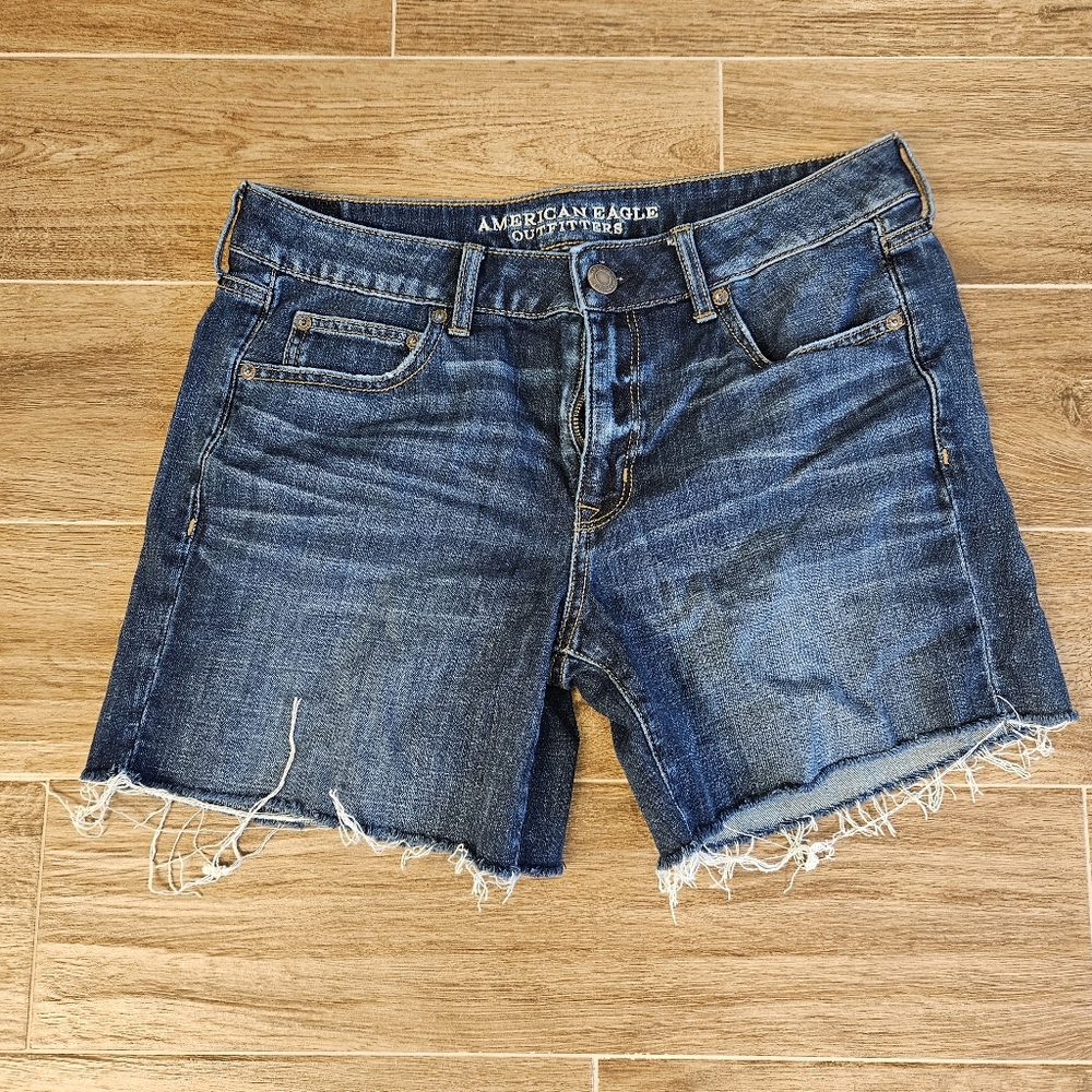 American Eagle Boy Midi Denim Shorts – Size 10